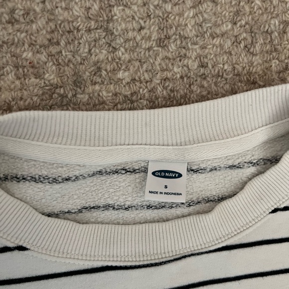 Sweater - Picture 4 of 4